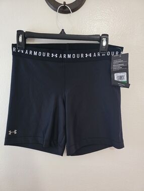 Under Armour Black Women’s Stretch Athletic Shorts with Logo Waistband